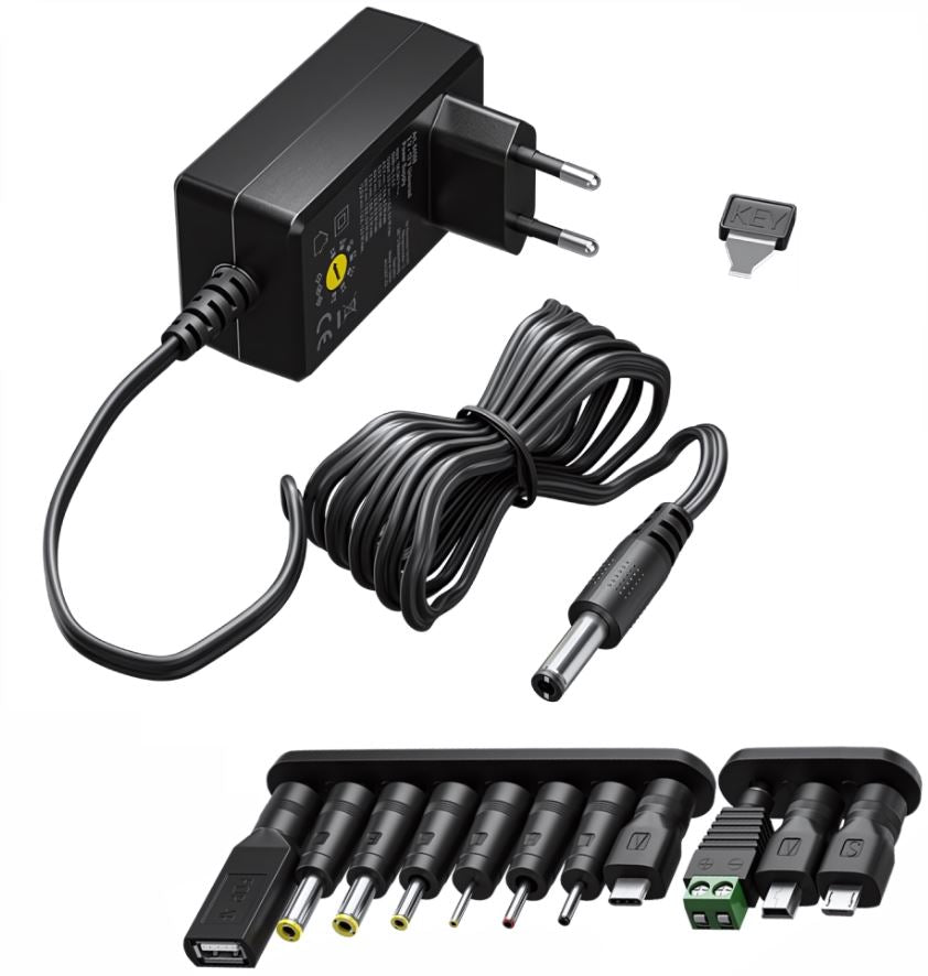 ALIMENTATORE UNIVERSALE 3-12V CON ADATTATORI